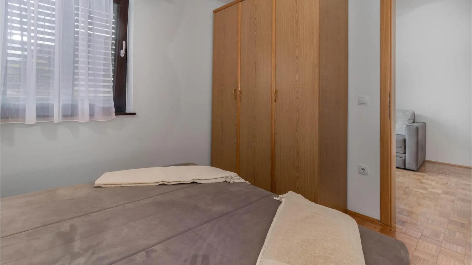 2 Bedroom Lovely Apartment In Jadranovo