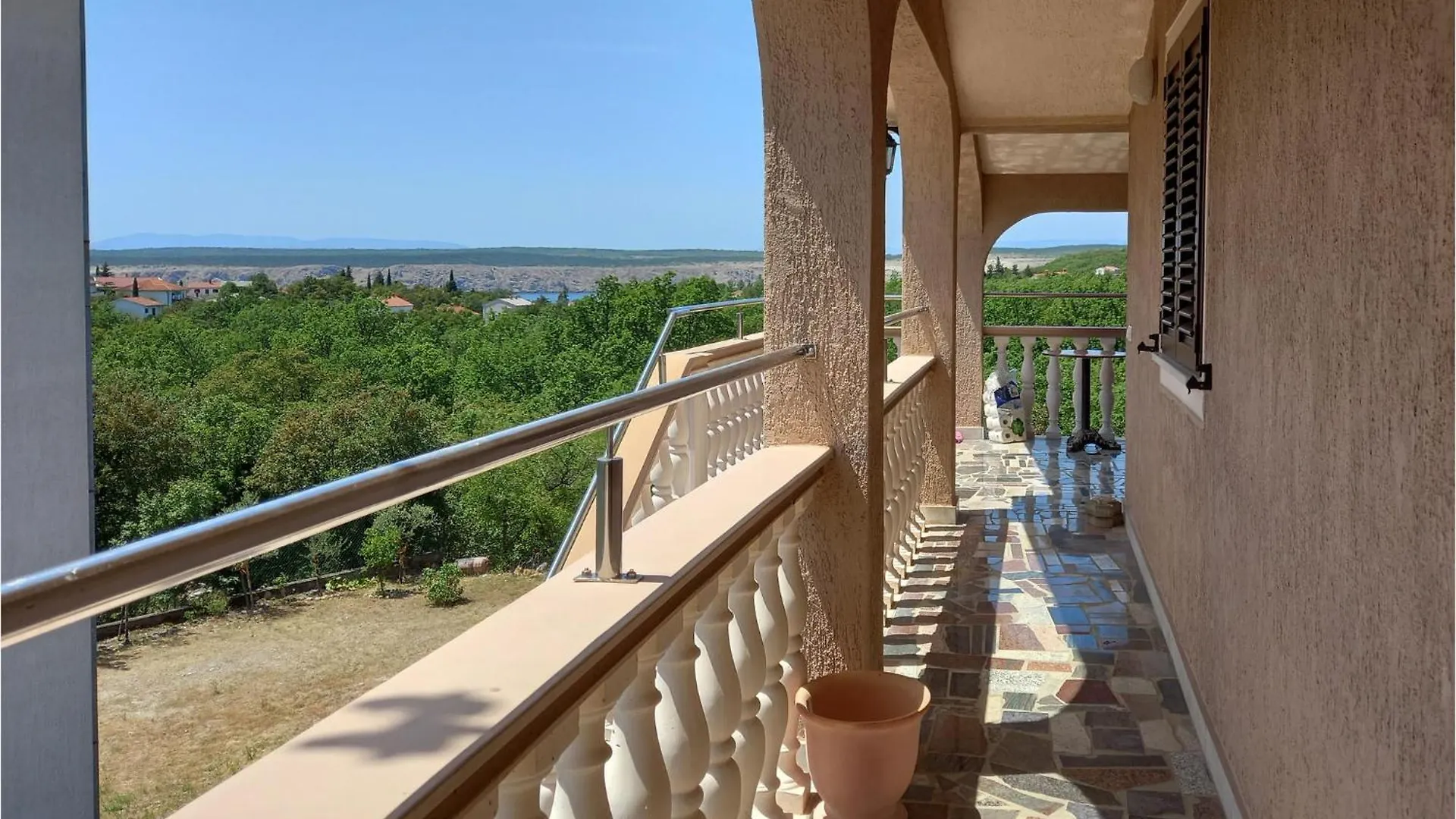 2 Bedroom Lovely Apartment In Jadranovo